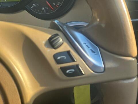 Porsche Cayenne view 60