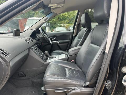 Volvo XC90 view 9