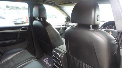 Porsche Cayenne view 23