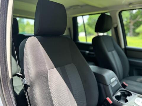 Land Rover Discovery view 18