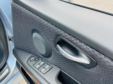 BMW 3 Series view 26