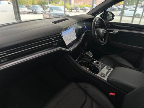 Volkswagen Touareg view 44