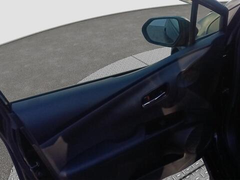 Toyota Prius view 12