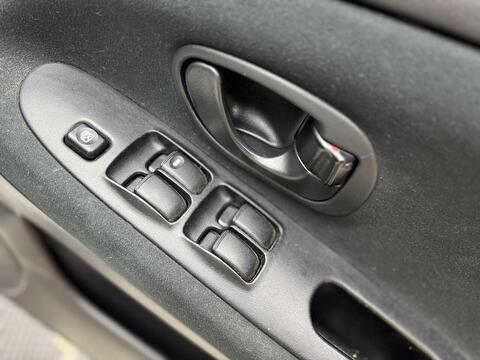 Mitsubishi Lancer view 35