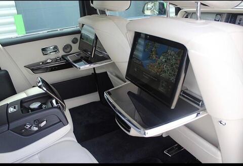 Rolls-Royce Phantom view 12