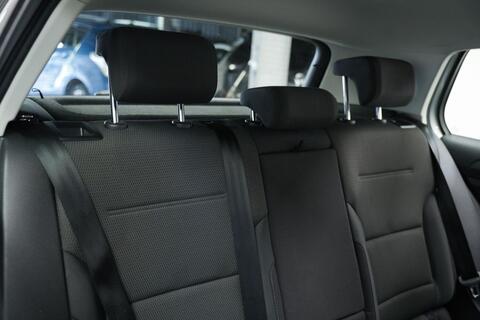 Volkswagen Golf view 9