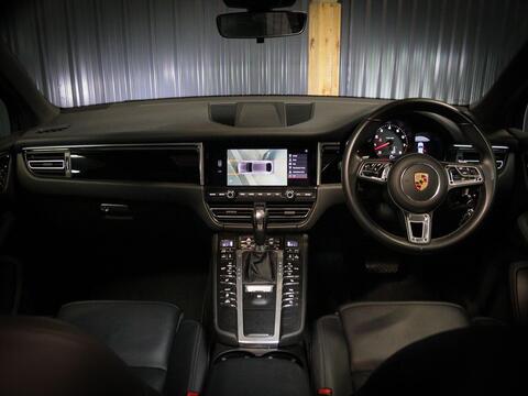 Porsche Macan view 5