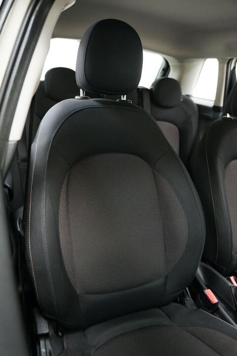Mini Hatch view 12