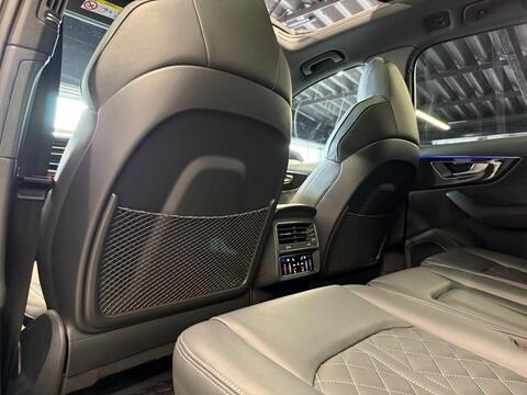 Audi SQ7 view 42