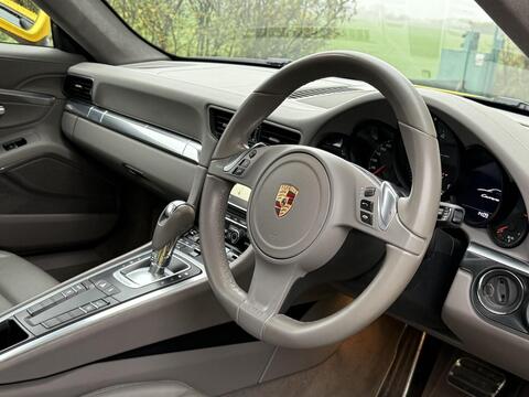 Porsche 911 view 20
