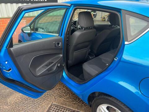 Ford Fiesta view 14