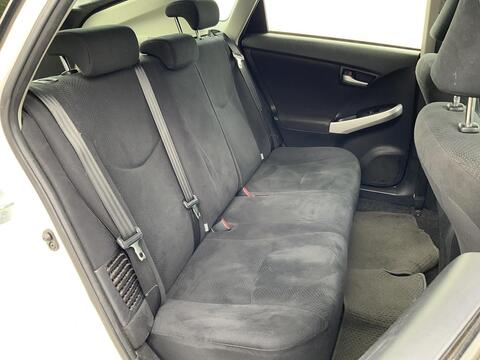 Toyota Prius view 11