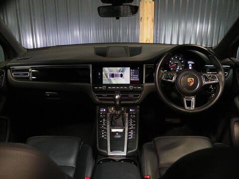 Porsche Macan view 6