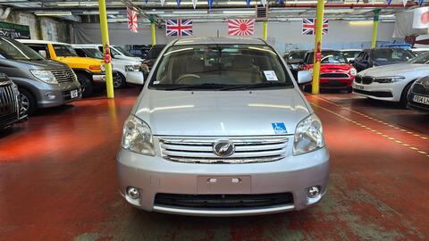 Toyota Raum view 26