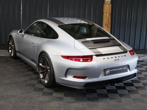 Porsche 911 view 38