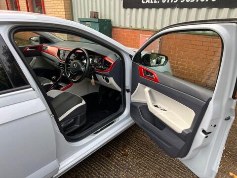 Volkswagen Polo view 8