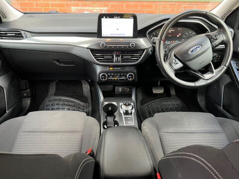Ford Focus view 15