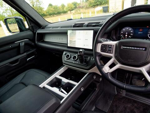 Land Rover 110 view 36