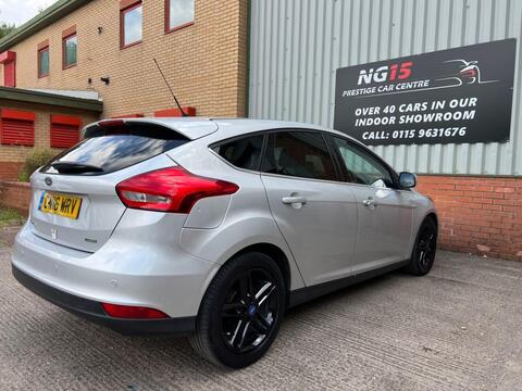 Ford Focus view 6