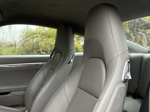 Porsche 911 view 11
