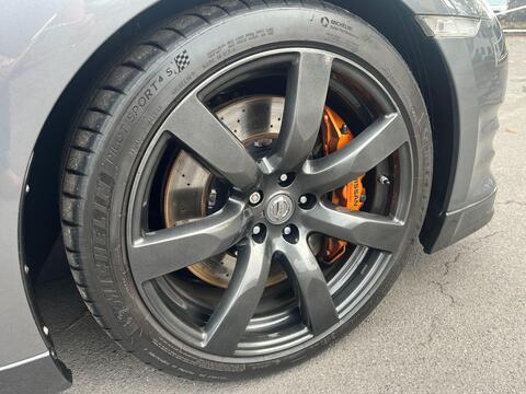 Nissan GT-R view 5