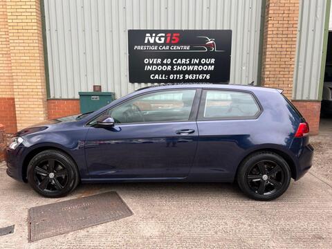 Volkswagen Golf view 3