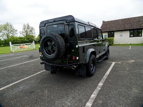 Land Rover Defender view 26