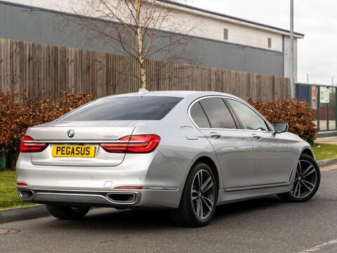 BMW 7 Series view 3