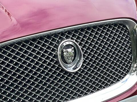 Jaguar XF view 42