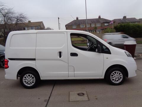 Nissan NV200 Panel Van 1.5 dCi Tekna SWB Euro 6 6dr