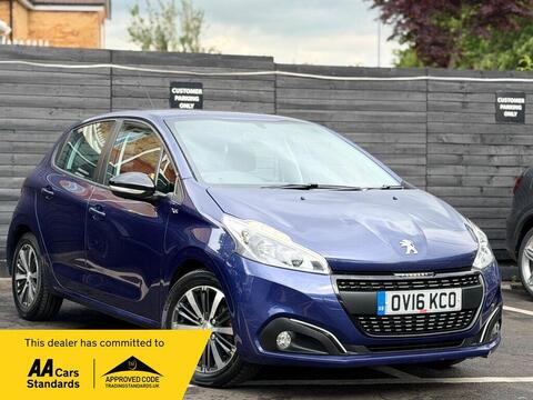 Peugeot 208 Hatchback 1.2 PureTech XS White Euro 6 5dr