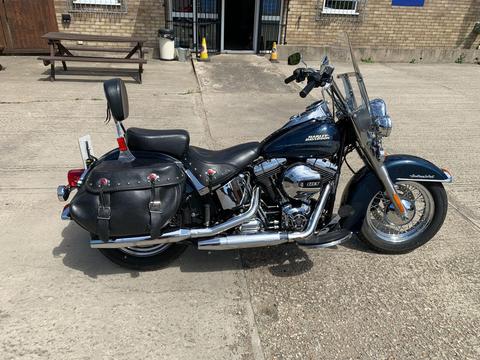 Harley-Davidson Softail Custom Cruiser 1690 FLSTC Heritage Softail Classic Custom Cruiser