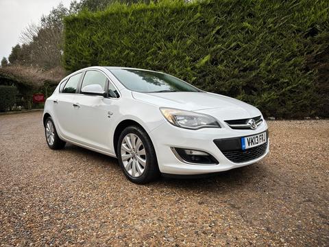Vauxhall Astra Hatchback 1.6i Elite Euro 6 5dr