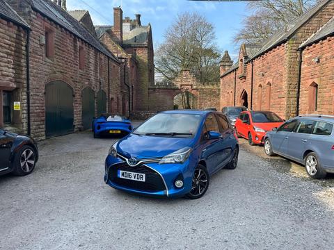Toyota Yaris Hatchback 1.5 VVT-h Design E-CVT Euro 6 5dr