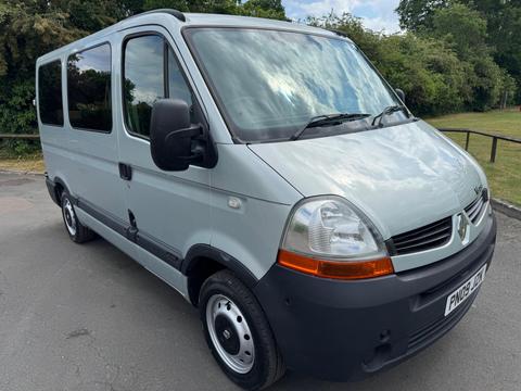 Renault Master Minibus 2.5 TD dCi 28 FWD L1 H1 4dr