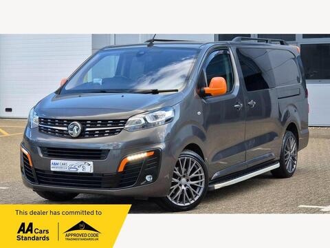 Vauxhall Vivaro Combi Van 2.0 Turbo D 3100 Elite Crew Van Auto L2 H1 Euro 6 (s/s) 5dr