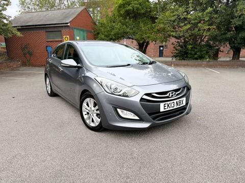 Hyundai i30 Hatchback 1.6 CRDi Blue Drive Style Nav Euro 5 (s/s) 5dr