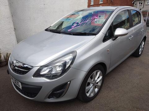 Vauxhall Corsa Hatchback 1.4 16V Excite Euro 5 5dr (A/C)