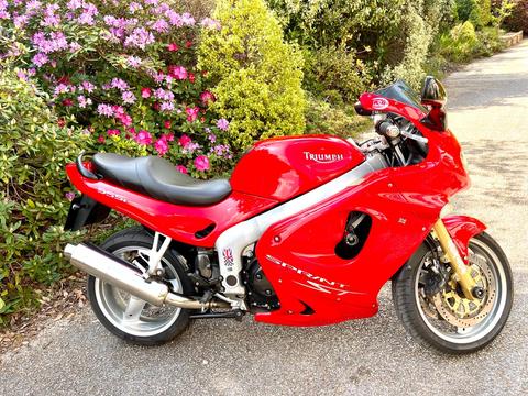 Triumph Sprint ST 955 Sports Tourer 955