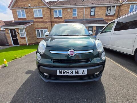 2013 Fiat 500L, photograph 3