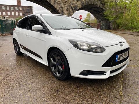 Ford Focus Hatchback 2.0T EcoBoost ST-2 Euro 5 (s/s) 5dr