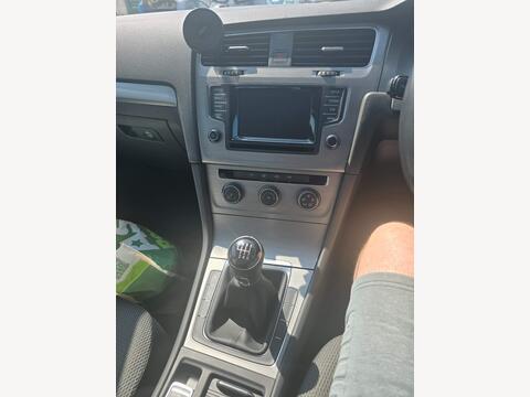 2014 Volkswagen Golf, photograph 2
