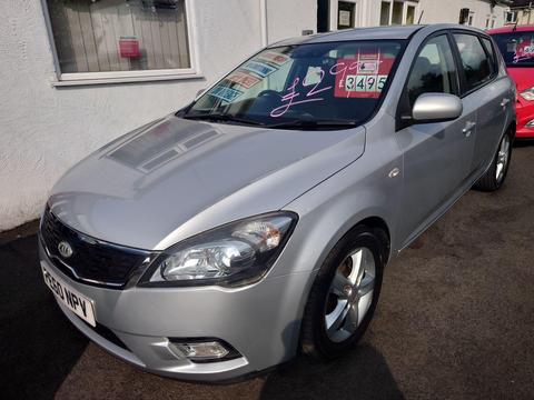 Kia Ceed Hatchback 1.6 CRDi 2 Euro 4 5dr