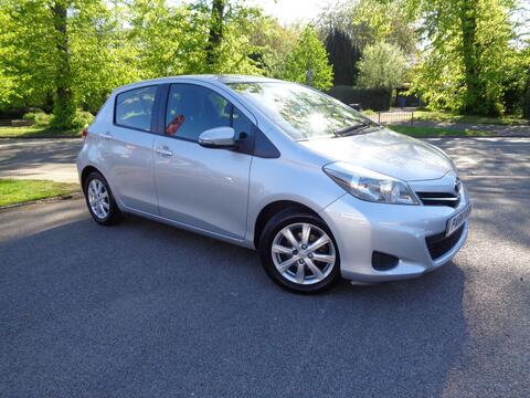 Toyota Yaris Hatchback 1.33 Dual VVT-i TR Euro 5 5dr