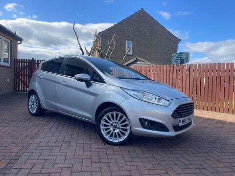 Ford Fiesta Hatchback 1.5 TDCi Titanium Euro 5 5dr