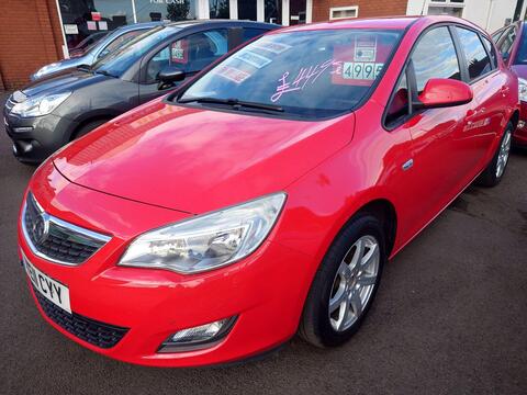 Vauxhall Astra Hatchback 1.6 16v Exclusiv Euro 5 5dr