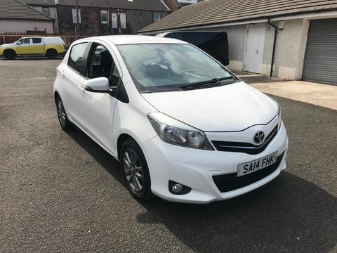 Toyota Yaris Hatchback 1.33 Dual VVT-i Icon Plus Euro 5 5dr