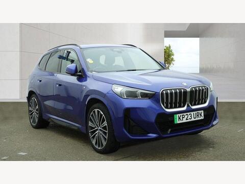 BMWiX1