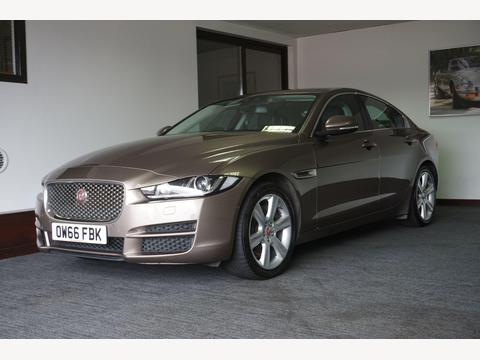 Jaguar XE Saloon 2.0d Portfolio Auto AWD Euro 6 (s/s) 4dr