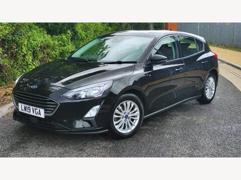 Ford Focus Hatchback 1.0T EcoBoost Titanium Euro 6 (s/s) 5dr